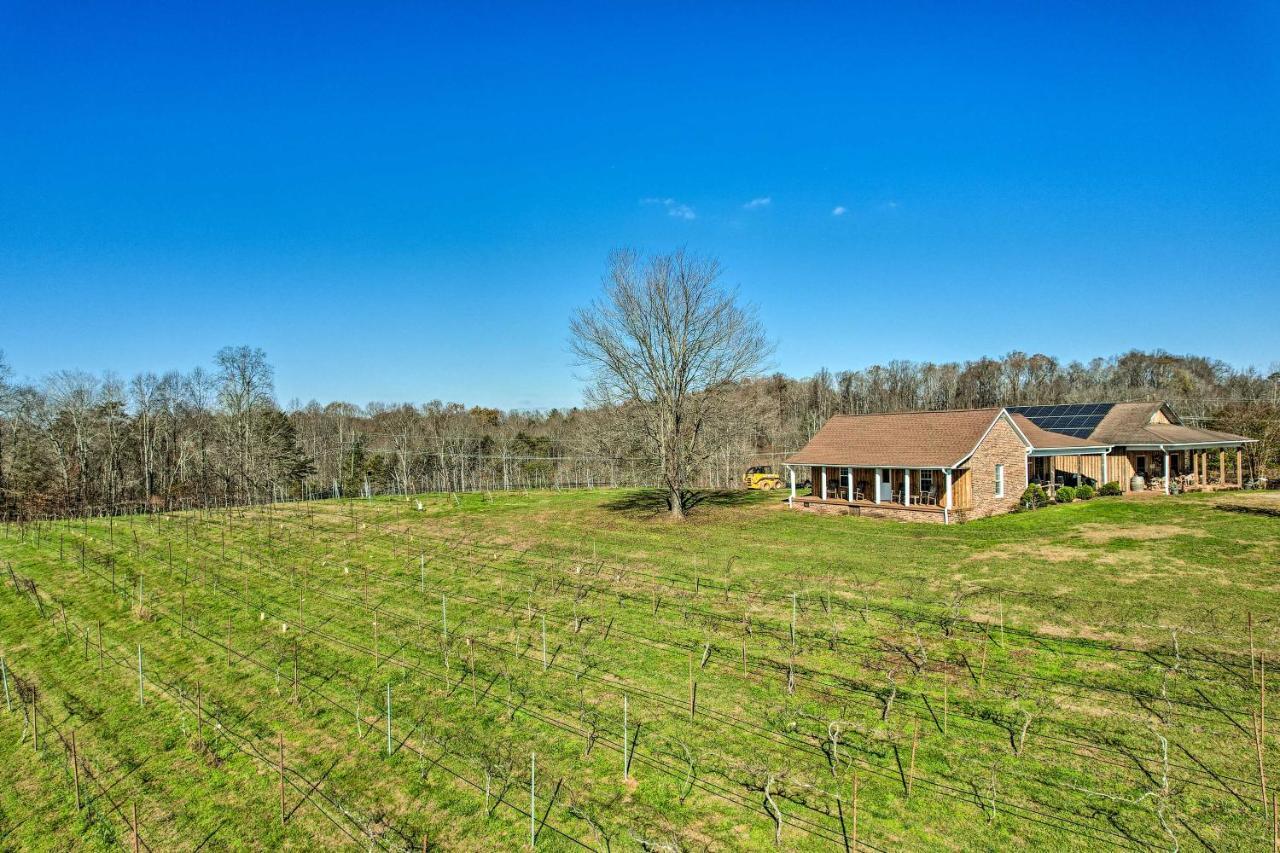 Villa Breathtaking Elkin Getaway With Vineyard Views! Exterior foto